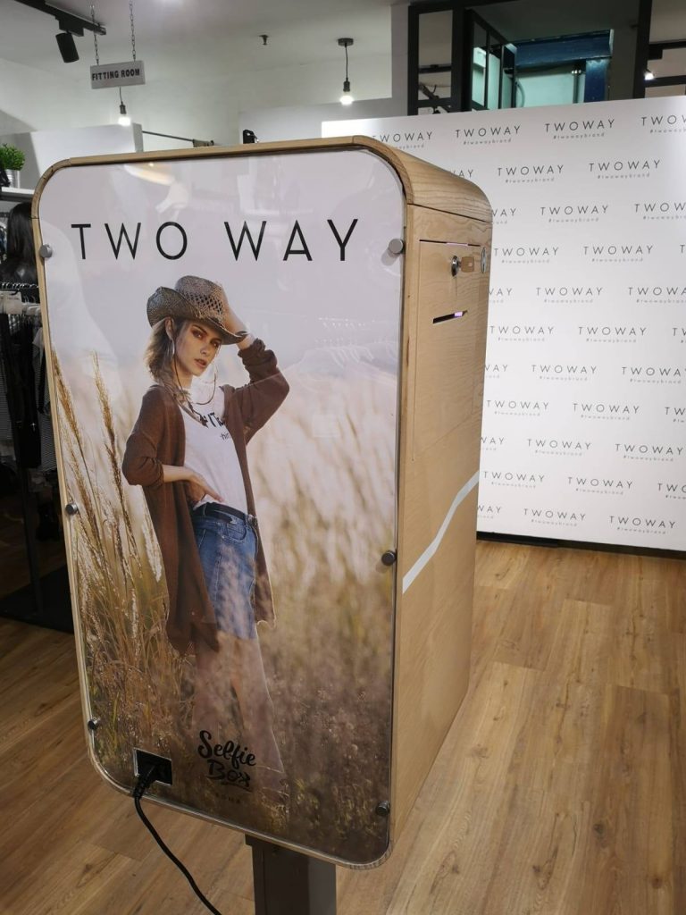 two way concept store selfie box